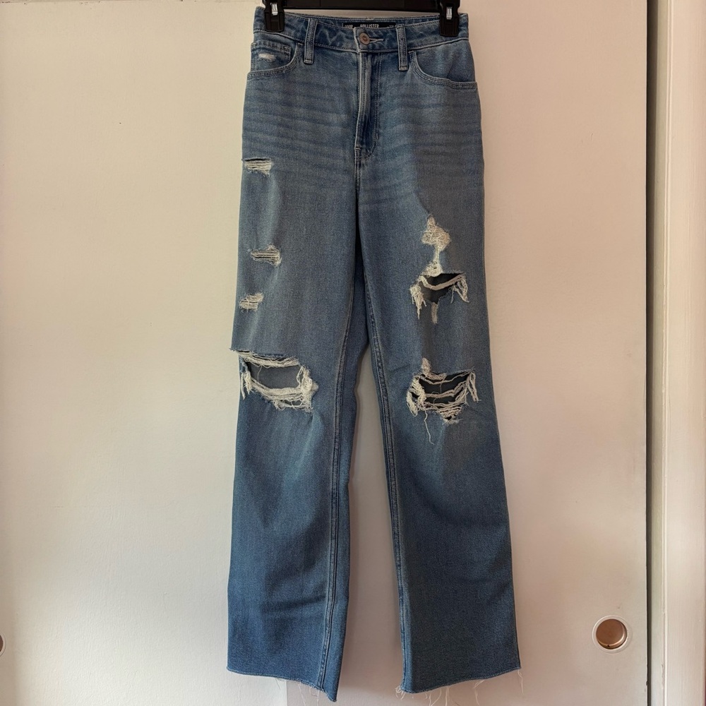 Hollister Women's Ultra High-Rise Dad Ripped Jeans